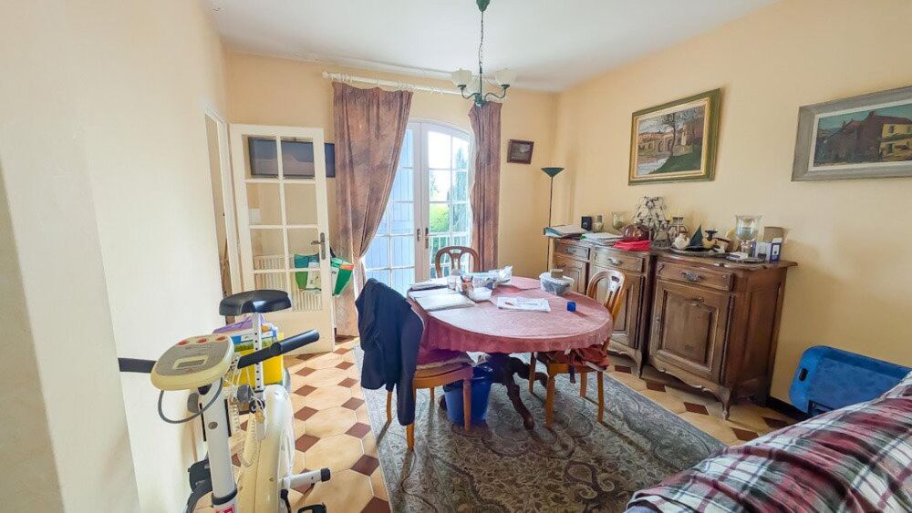 5 CHAMBRES ET PISCINE DANS UN SECTEUR PRIVILEGIE !