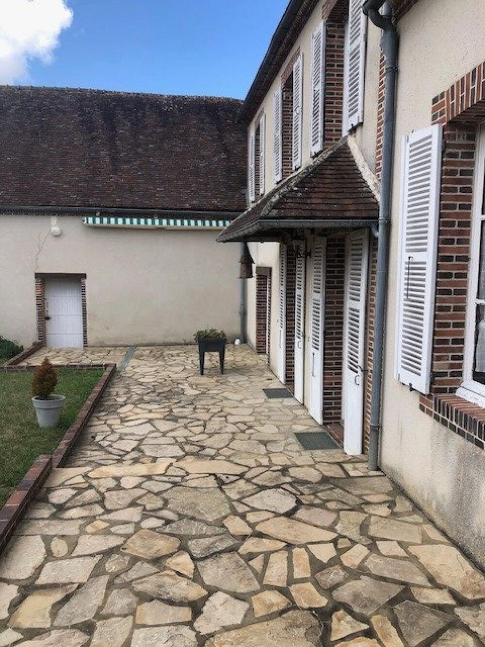 Maison de village avec terrain très agréable, en impasse