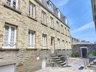  Immeuble � vendre 708 m�