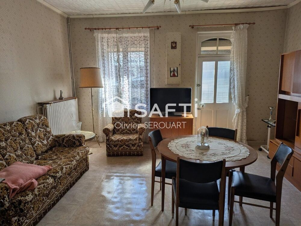 ? Affaire à saisir  Maison 72 m² à rénover  2 chambres  garage + dépendances  terrain 430 m²
