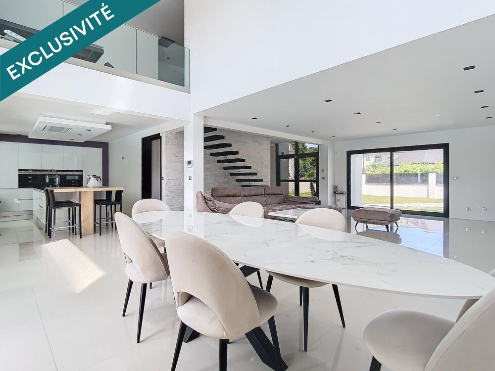 MAISON CONTEMPORAINE DARCHITECTE 246 M² PISCINE CHAUFFÉE ET PRESTATIONS HAUT DE GAMME