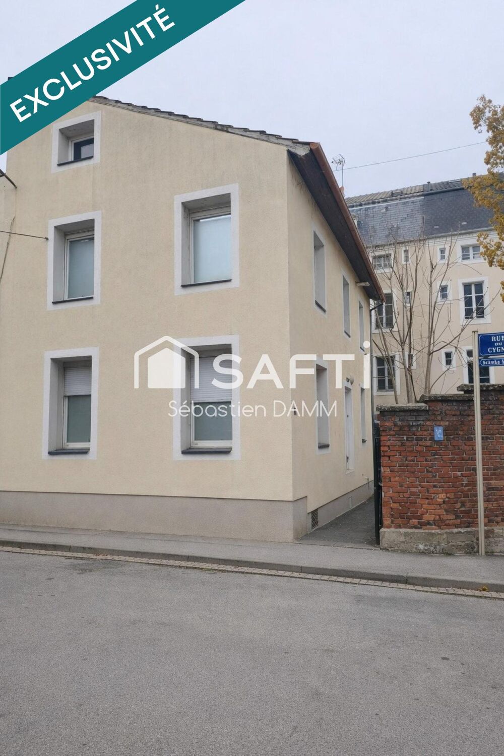 Vente Maison Petite maison de 100 m² avec potentiel, idéale pour projet d'habitation ou investissement à Mulhouse. Mulhouse