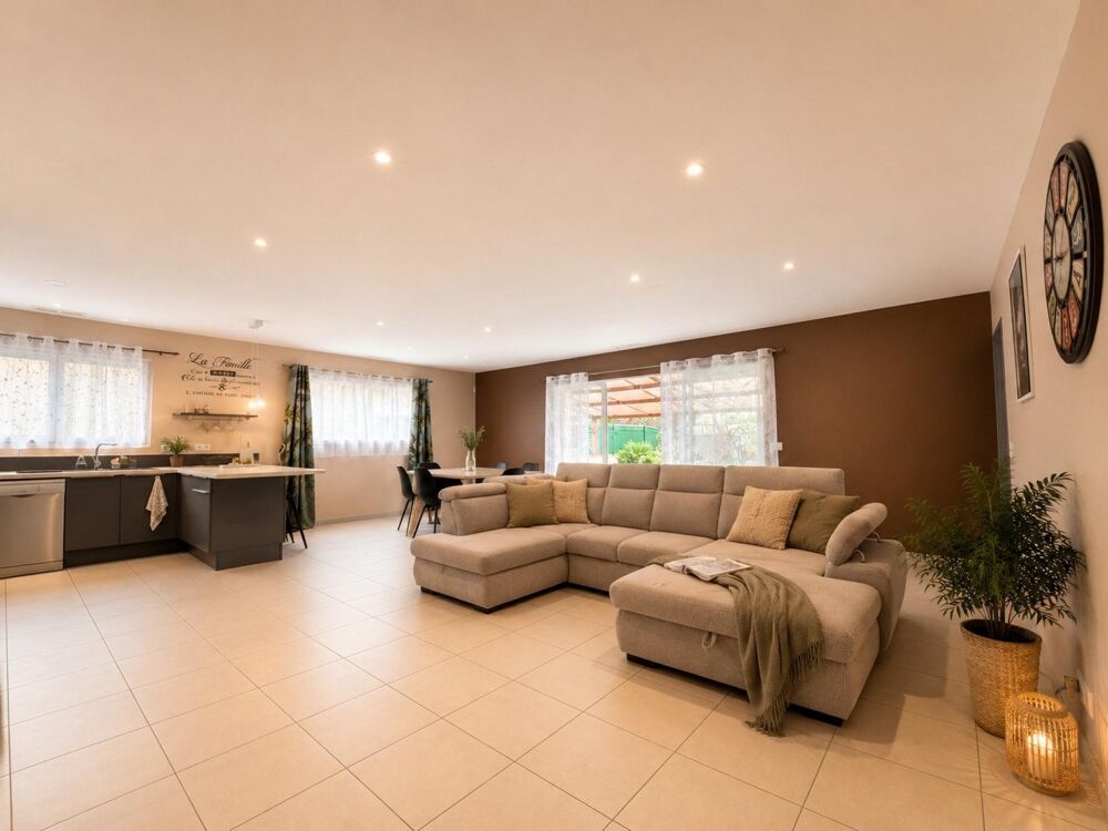Vente Maison Villa contemporaine 4 faces au fond d'une impasse avec piscine 8x4 et panneaux photovoltaïques Cazouls-les-beziers