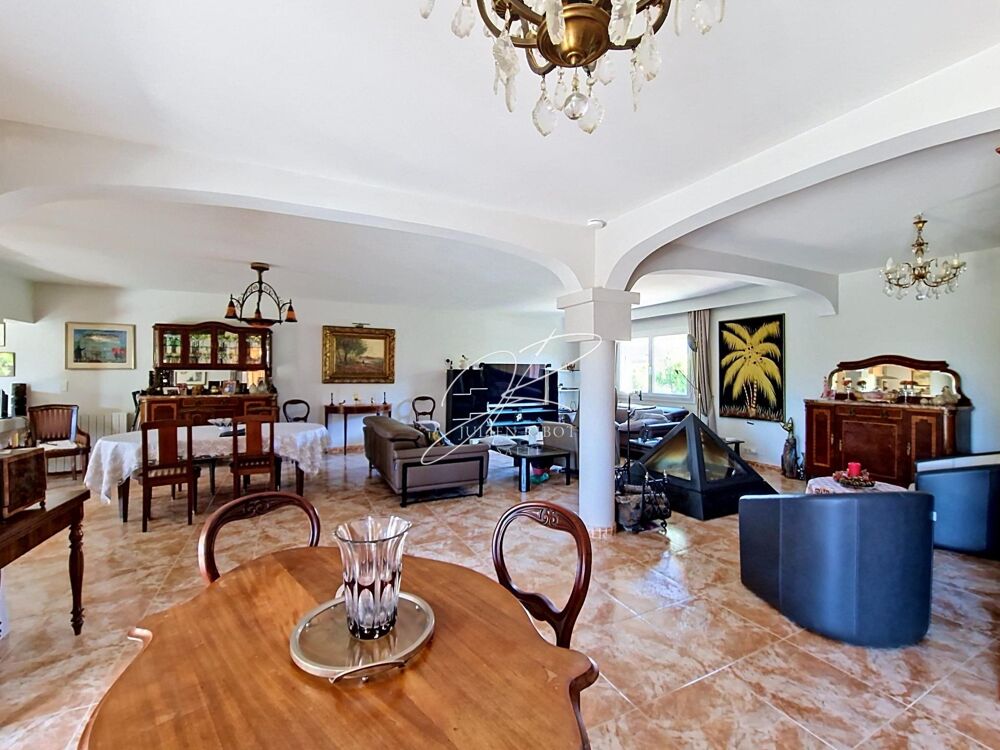 Villa T7 5 chambres 255 m² garage et piscine