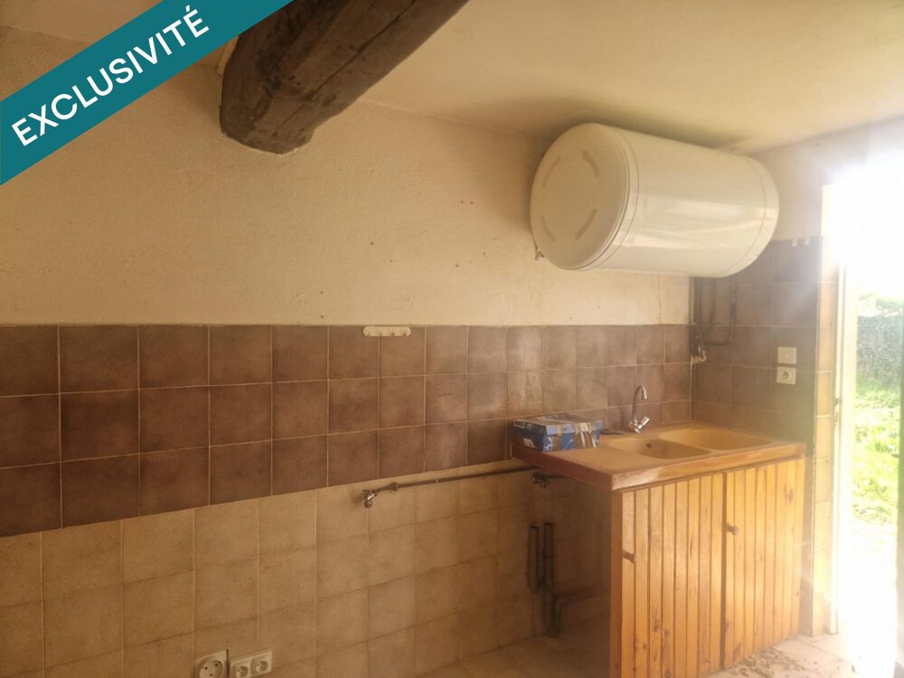 Très belle longère dans village tranquille