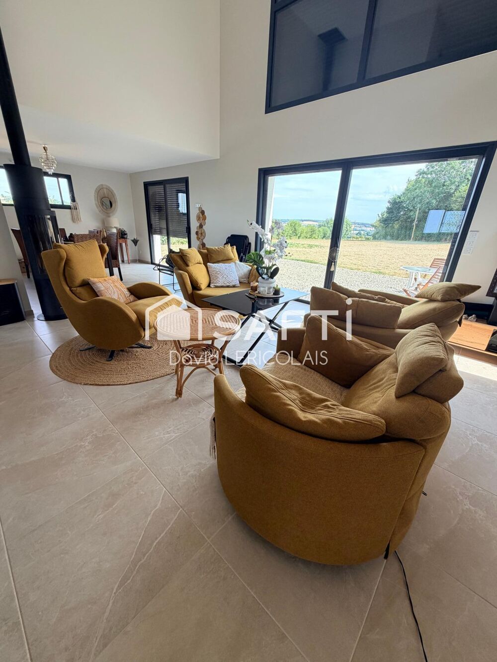 MAGNIFIQUE MAISON RECENTE AVEC VUE SUR LA VALLEE