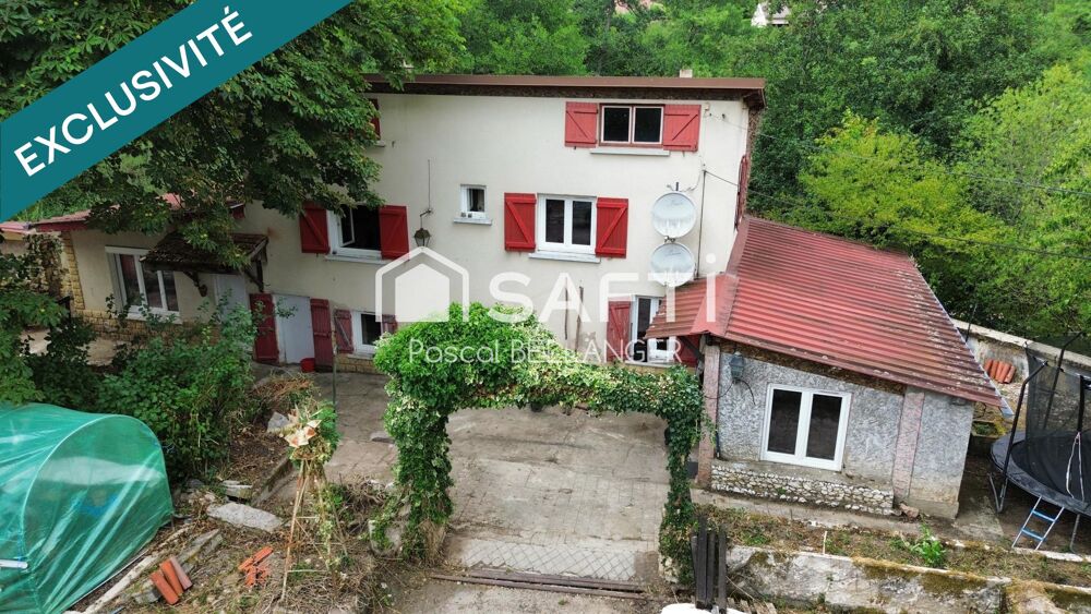 Charme, nature et potentiel : une maison de village à réinventer à Menat. Proche tous commerce (école, pharmacie, boulangerie, b