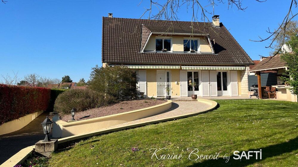 Maison traditionnelle, offrant un cadre de vie idyllique à la campagne, proche des commodités