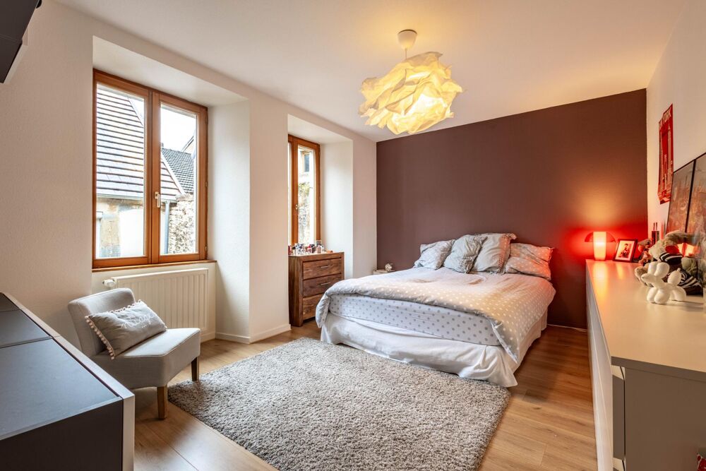 GRANDE APPARTEMENT AU CENTRE DU VILLAGE