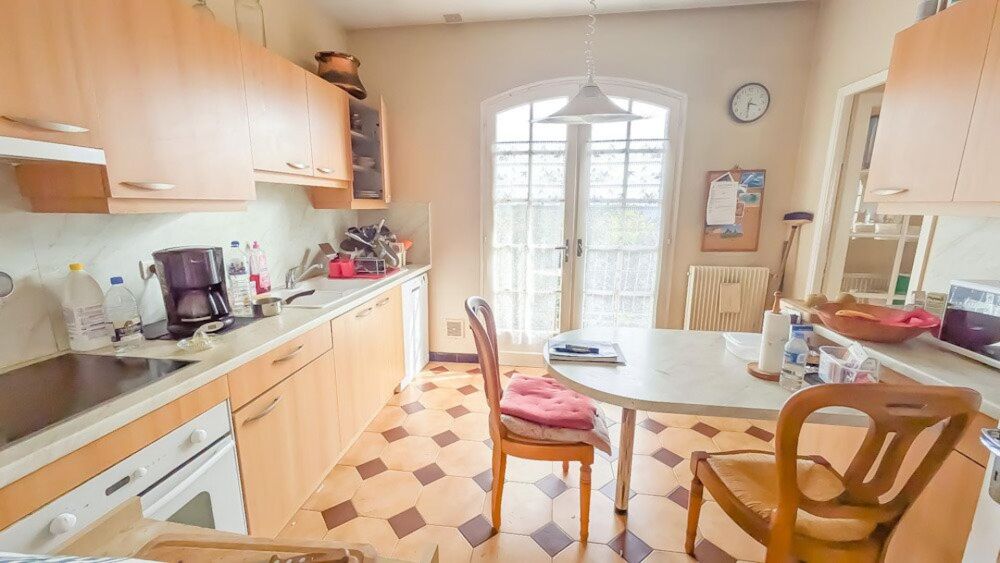 5 CHAMBRES ET PISCINE DANS UN SECTEUR PRIVILEGIE !