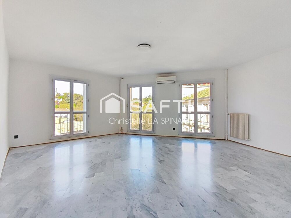 Deux appartements avec vue Tour Magne  Parking  Fort potentiel locatif