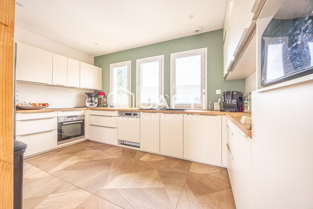 Vente Maison Grande maison familiale avec superbe jardin, piscine et terrain constructible ! Magne
