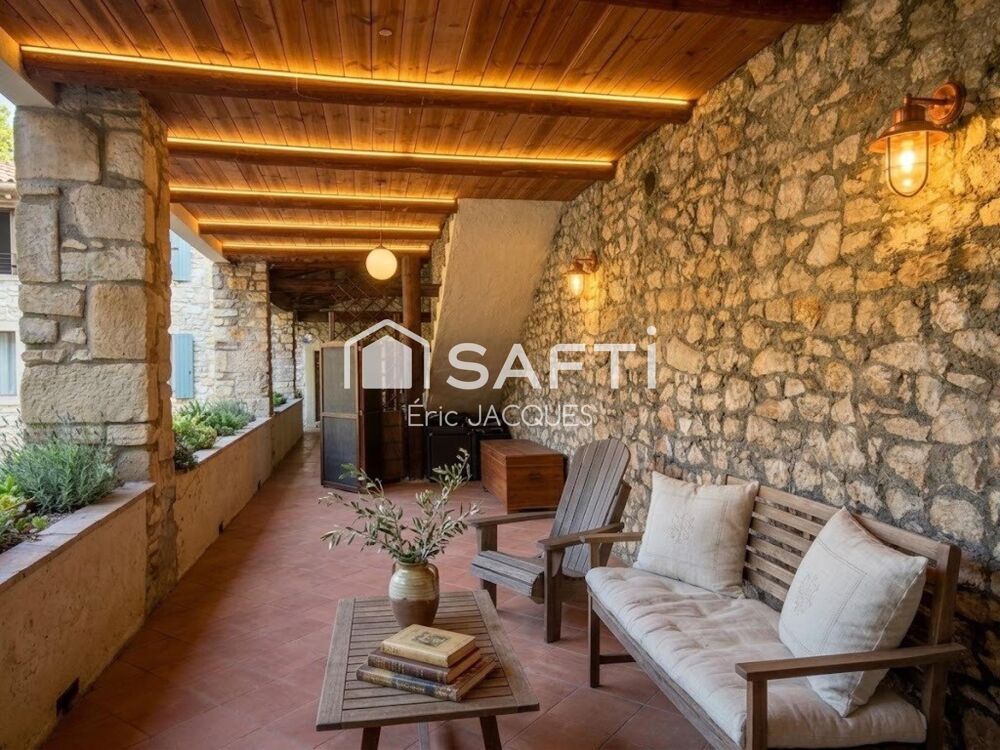 Vente Maison Ensemble en pierre de 250 m² au sol proche Barjac Rochegude