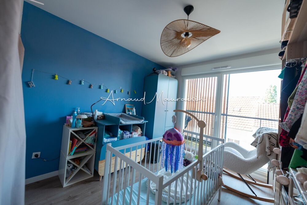 Appartement comme neuf avec balcon proche gare