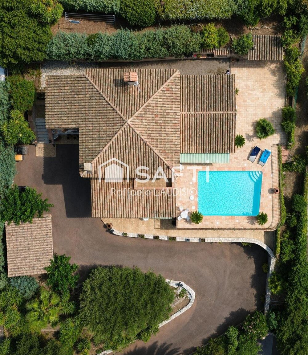 Vente Maison Villa vue panoramique, 500mt de la mer Saint-raphael