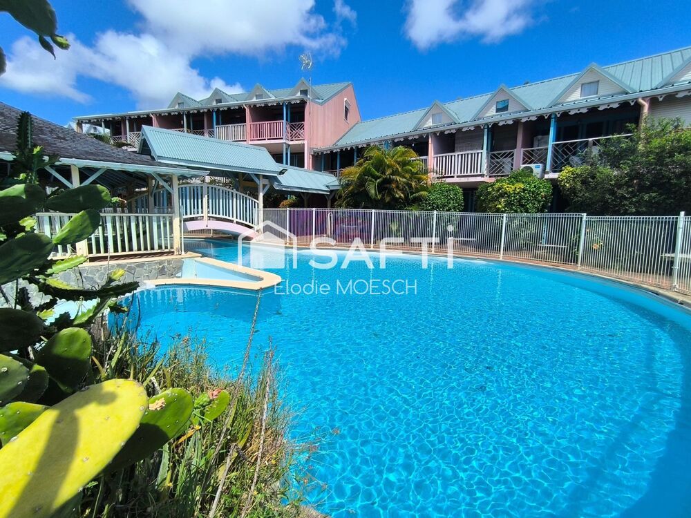 Vente Appartement Studio avec piscine à 5 minutes à pieds d'une des plus belle plage de l'ile ! Sainte-anne