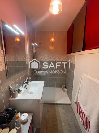  Immeuble  vendre 84 m