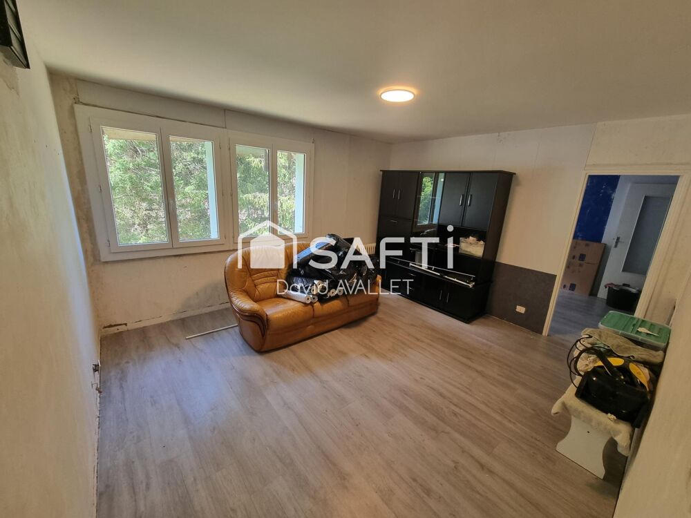 Appartement T4 de 67m2 au 1er Etage plus cave de 20m2