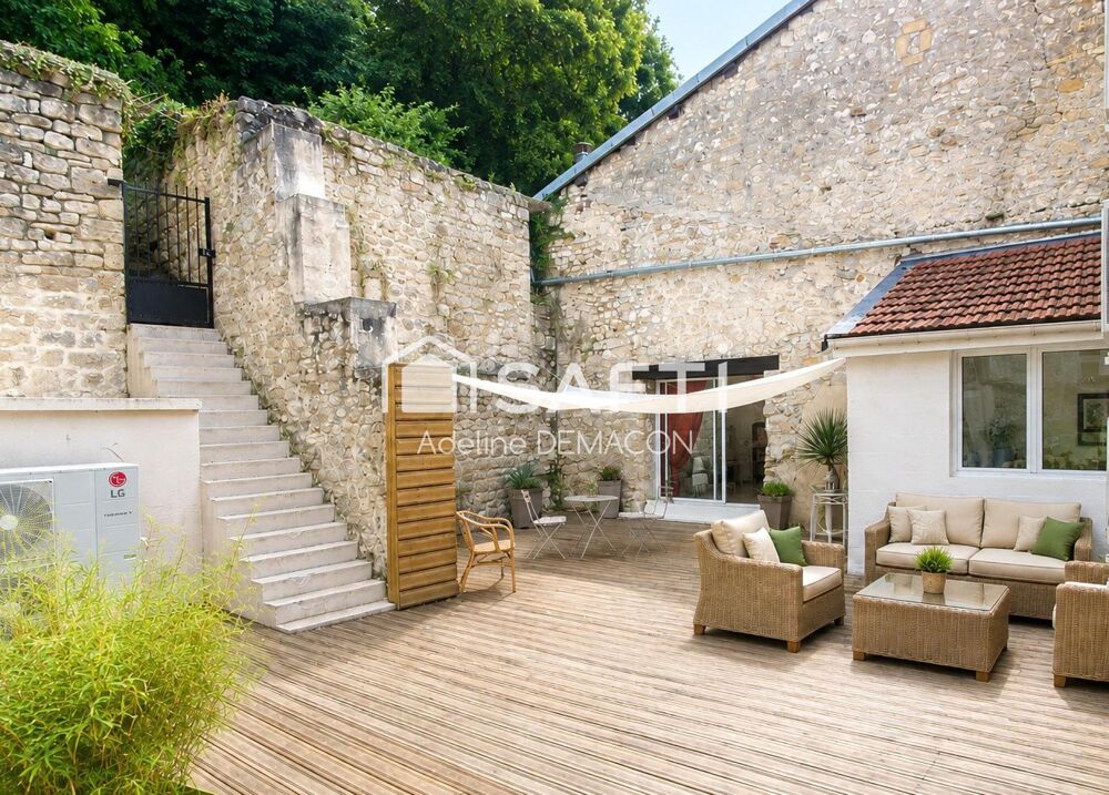 Maison atypique, pleine de charme, gîte, 5 chambres, garage et local commercial