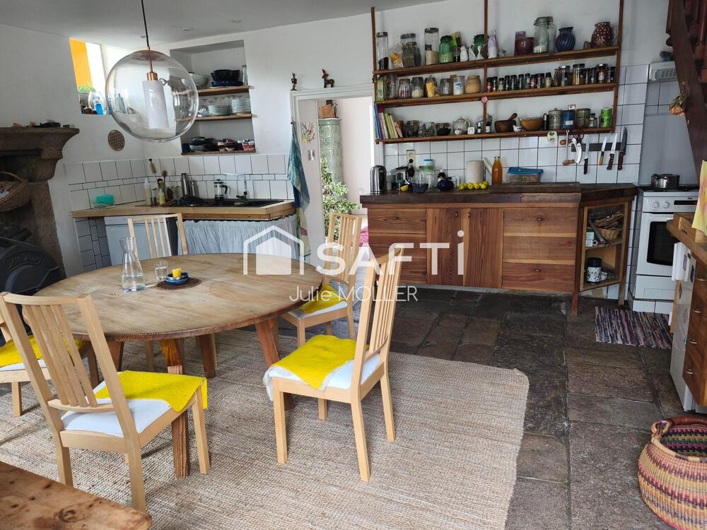 Maison de caractère sur 1,15 ha avec dépendances