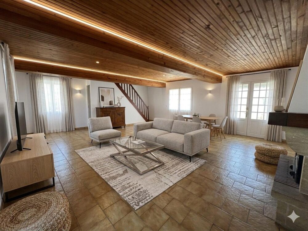 Maison de bourg avec activité gîte  Rentabilité immédiate (15 320 €/an)