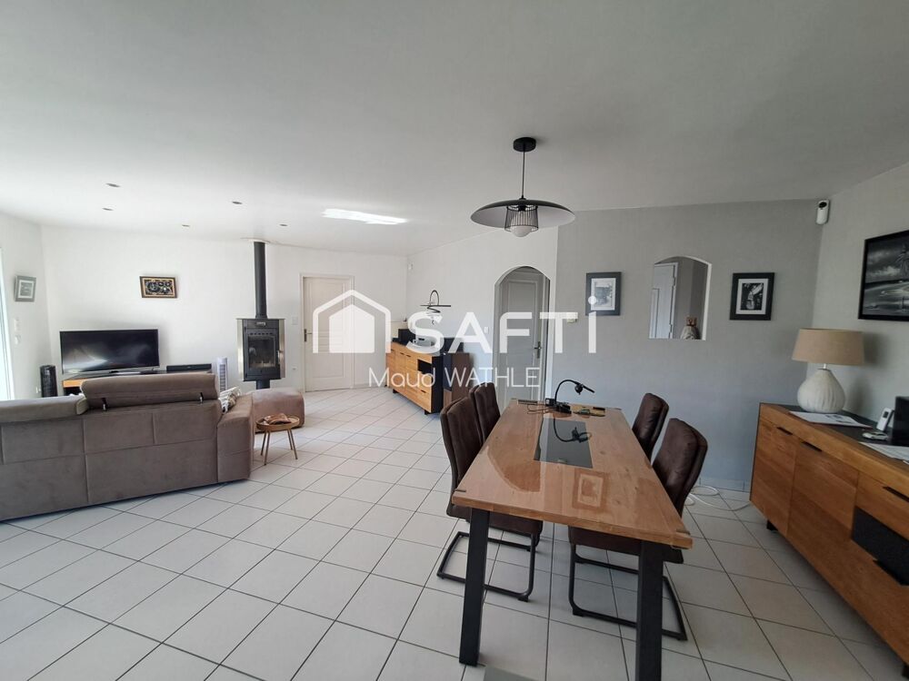 Vente Maison Plain-pied avec 6 piéces et piscine Chasnais