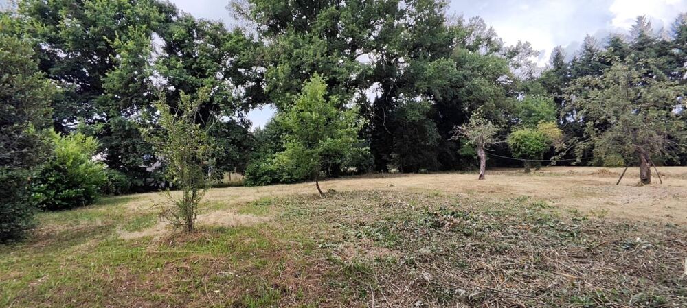 Vente Terrain TERRAIN PLAT CONSTRUCTIBLE 1070 M2 VIABILISE Montrond-les-bains