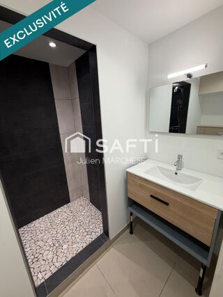  Immeuble � vendre 240 m�