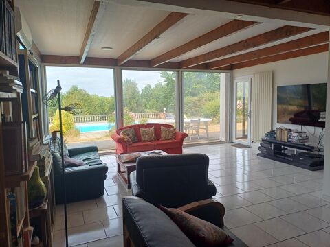   Maison d'architecte avec piscine Maison - 9 pi�ce(s) - 207 m�