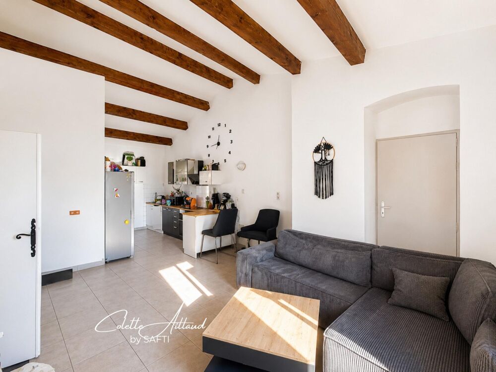 GRÉASQUE, MAISON DE VILLAGE DE 159 M² AVEC POTENTIEL LOCATIF