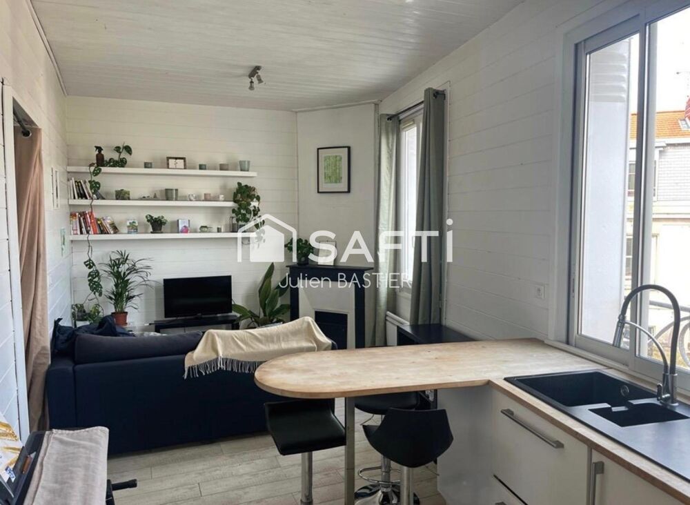 Vente Appartement Jardin Public - T1 bis de 28m2 avec chambre séparée au 3ème étage d'un immeuble en pierre dans une rue calme Bordeaux