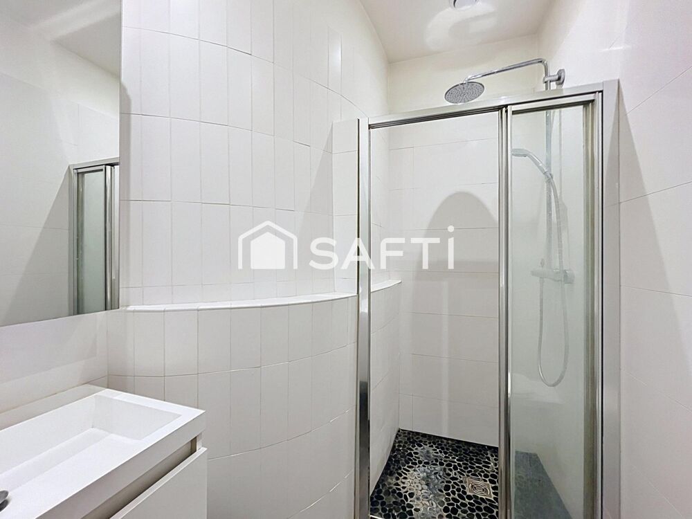 Vente Appartement Studio prêt-à-vivre 23 m² MONTMARTRE Paris 18