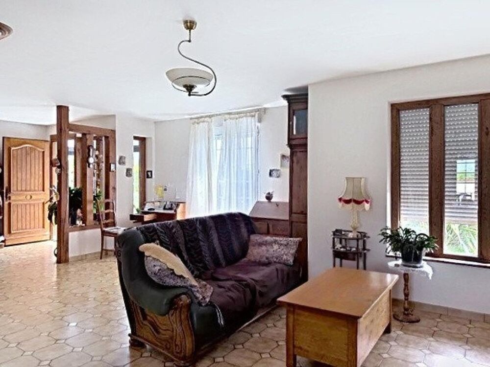 Vente Maison Saint-Hilaire-la-Forêt – Propriété entretenue avec dépendances, terrain piscinable et belles prestations techniques Talmont-saint-hilaire
