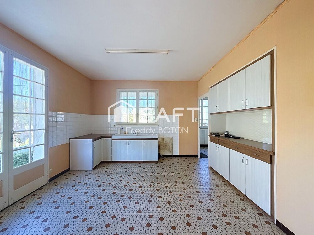 Vente Maison Maison lumineuse à rénover – 3 chambres – Sous-sol complet et grand garage Bressuire