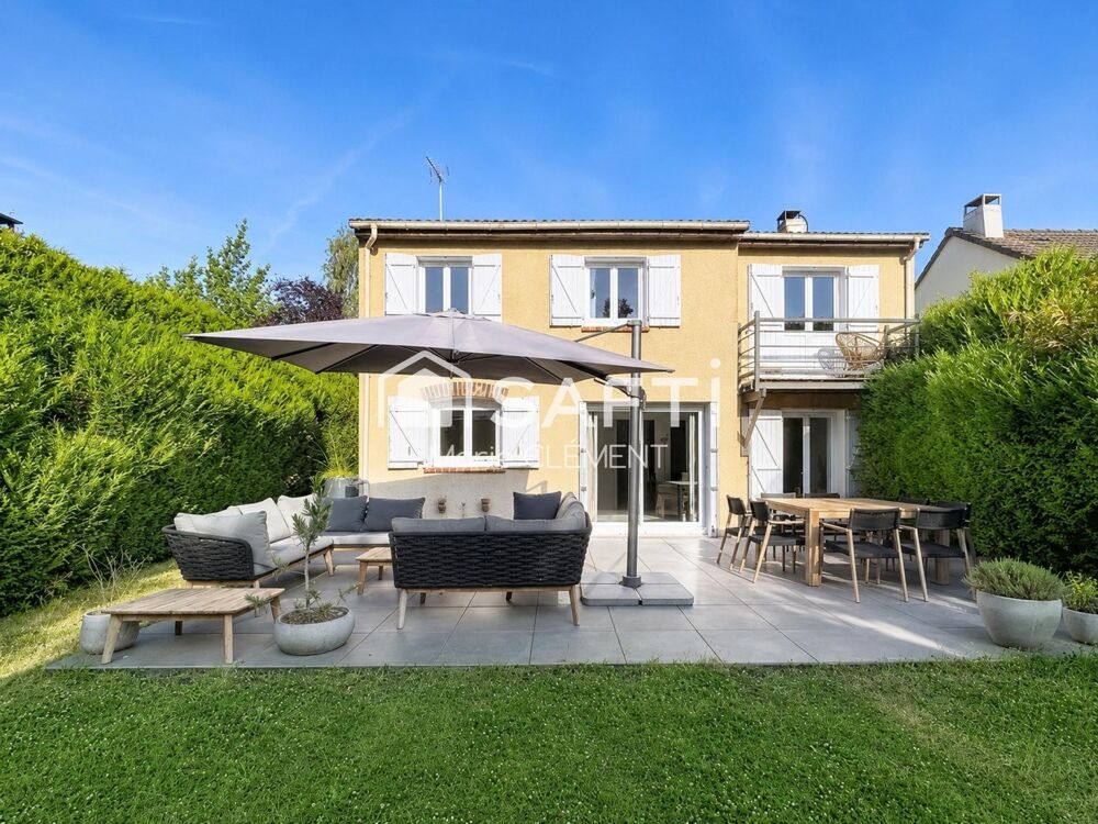 Vente Maison Magnifique maison individuelle de 135 m2, 4 chambres, double garage, terrain de 696 m2 sans vis à vis. Lesigny