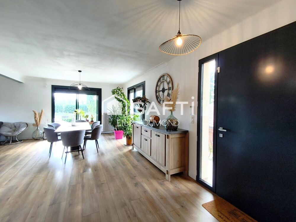 Très belle maison située à Saint-Amour d'une surface habitable de 264 m2 sur terrain arboré de 2300 m2