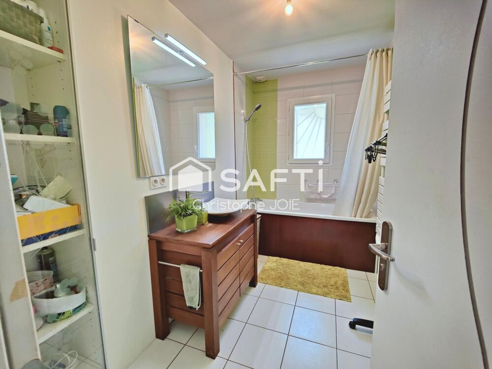 T4 Plain pied. Non mitoyen, au calme. Garage.