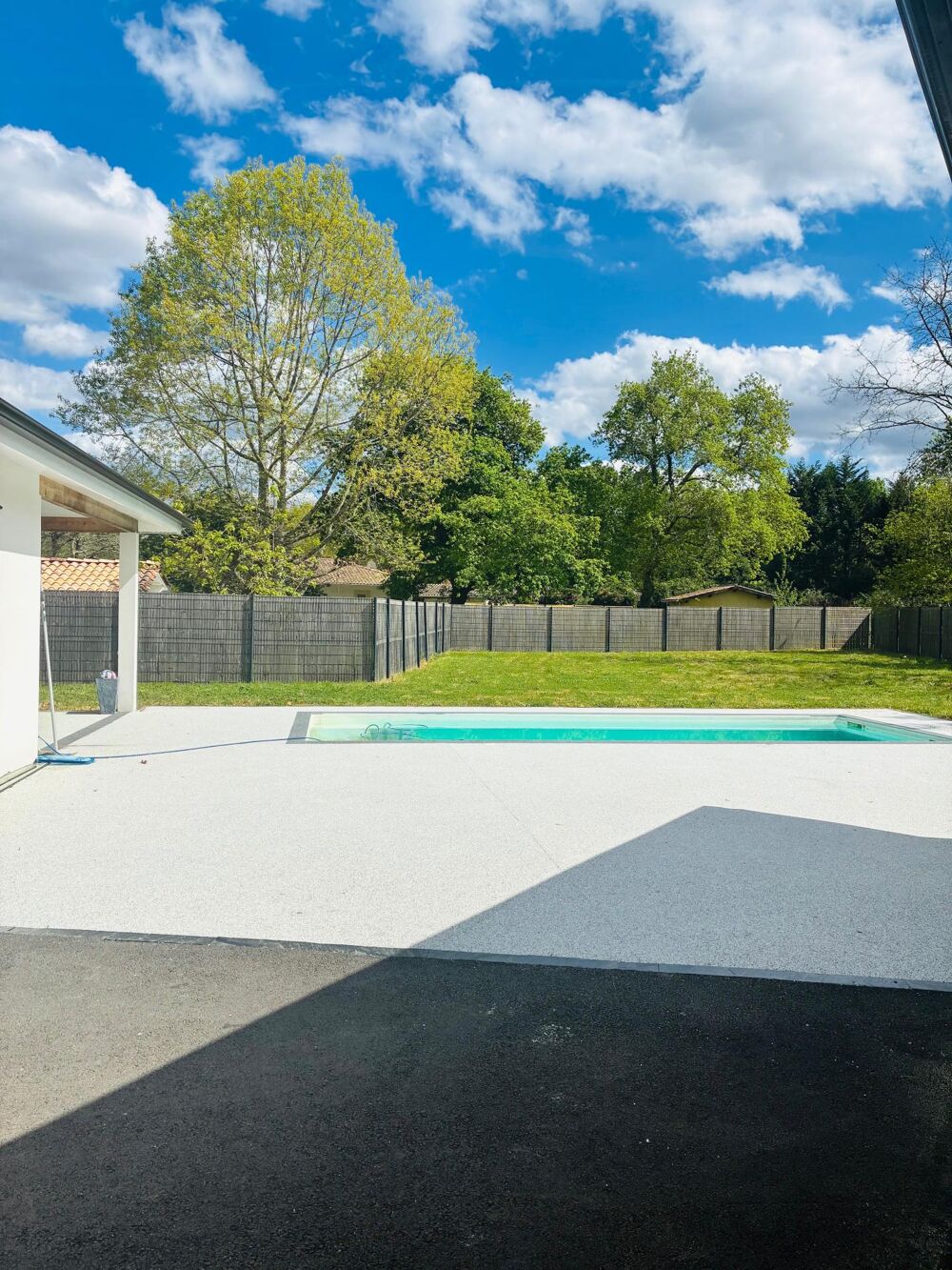 Vente Maison Maison récente de plain-pied avec piscine et dépendance Mios