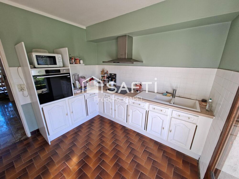 Vente Maison Maison 5 pièces sur un terrain de 353 m². Aussillon