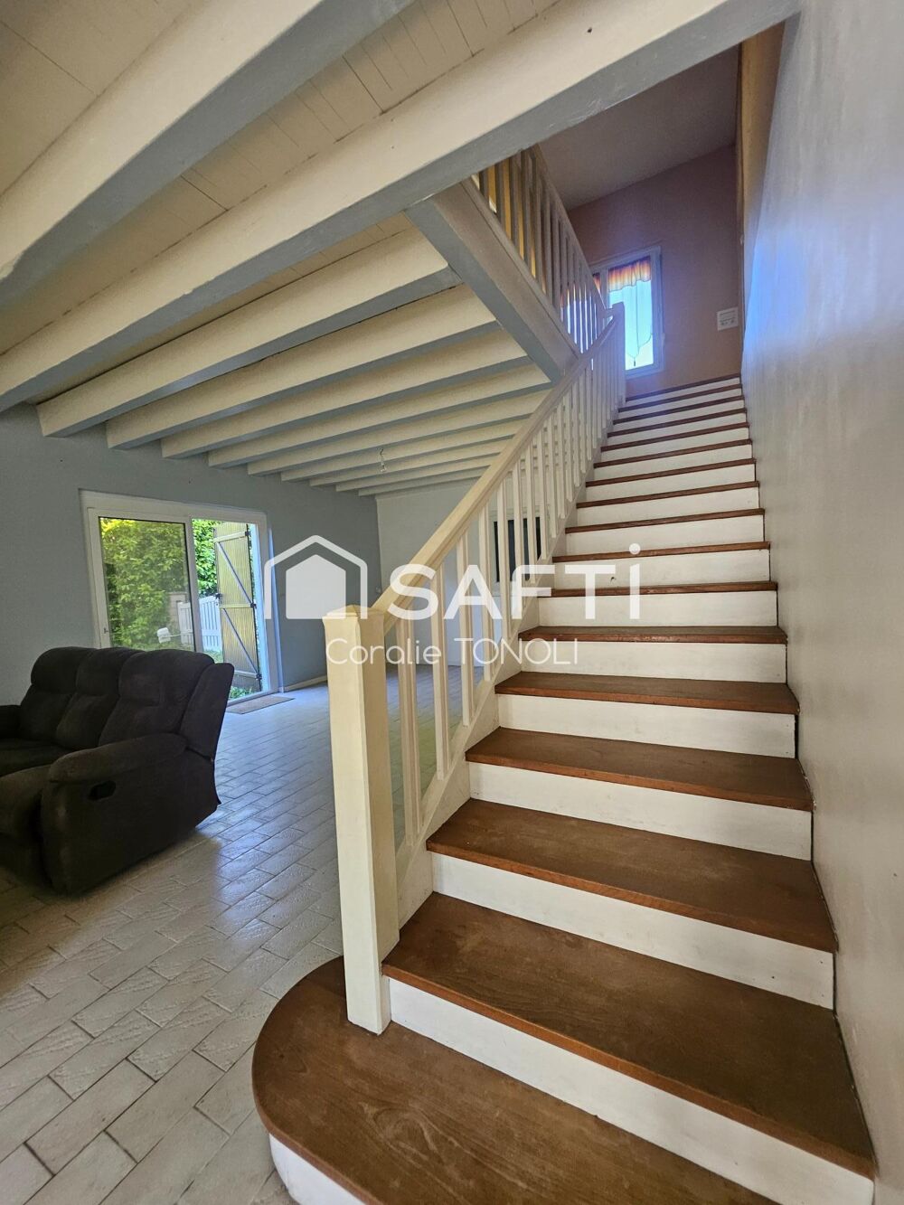 Maison familiale sur 8 500 m² avec ruisseau
