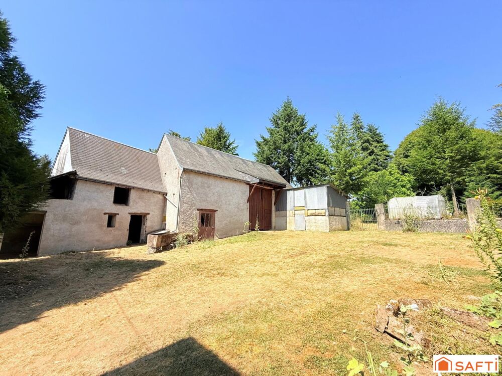 Maison de bourg avec dépendances sur plus de 2 hectares