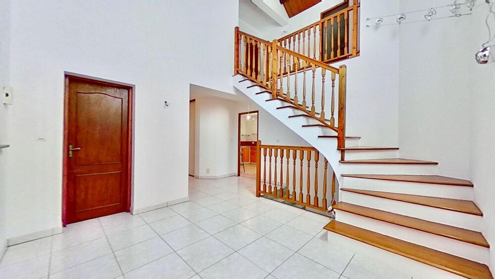A Macheren, magnifique et lumineuse maison d'architecte de 172 m2, 4 chambres, terrain de près de 10 ares au calme