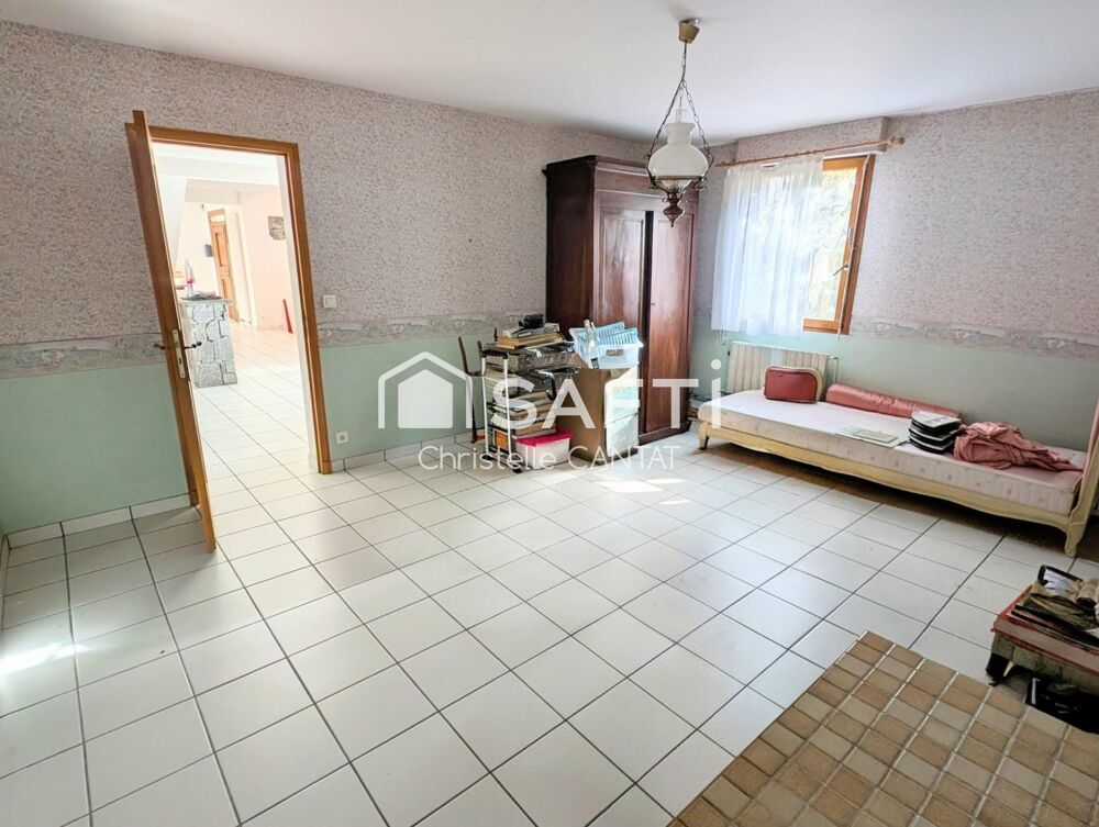 Vente Maison Maison 283 m², 6 chambres, piscine, garage. Domerat