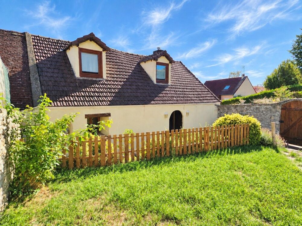 Maison pleine de charme, cadre paisible, à visiter rapidement !