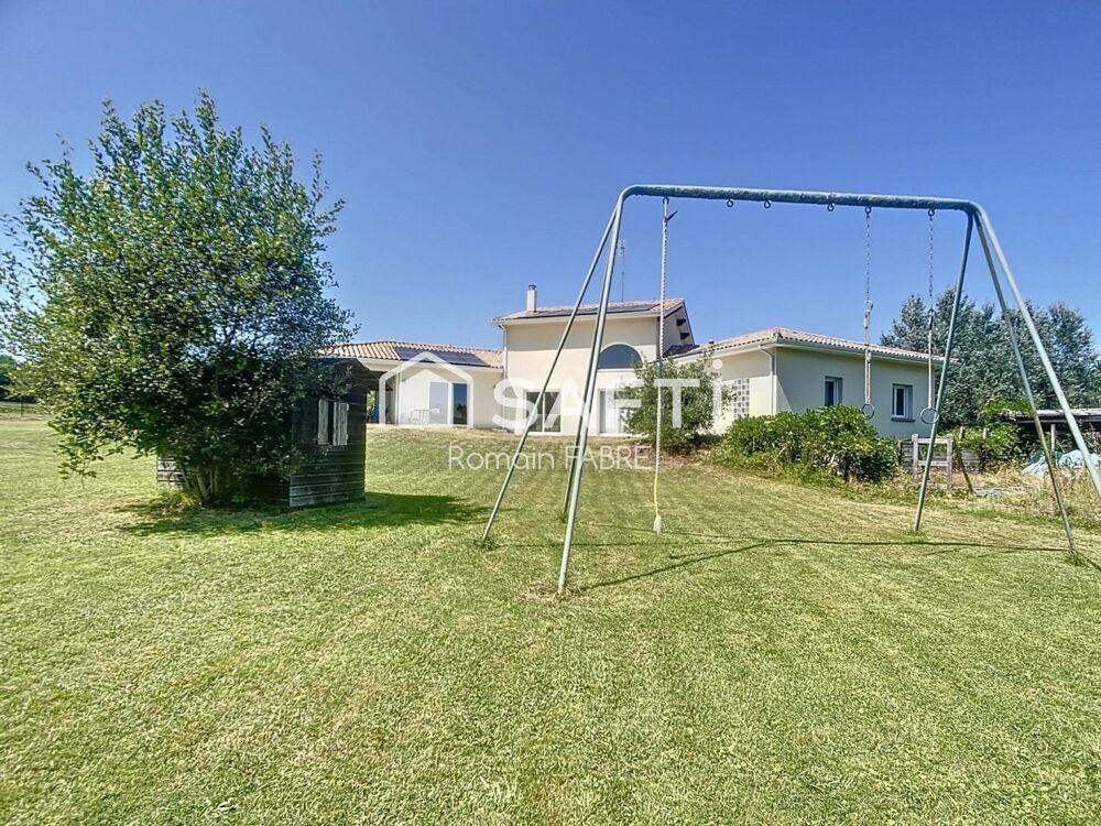 Vente Maison Maison d'architecte de 6 chambres avec Double garage et très grand terrain au calme Laruscade
