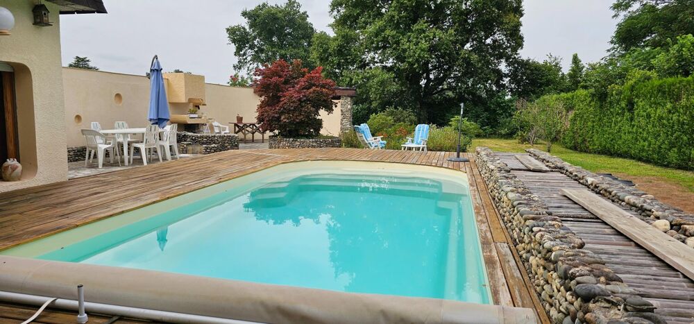 Vente Maison Maison de plain-pied avec piscine et terrain arboré Saugnac-et-cambran