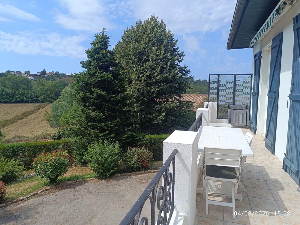 Vente Maison Dans là campagne d Ustaritz, vois découvrirez CETTE Maison spacieuse équipée d Une doublé pompe à chaleur, zvec vie dure la camp Ustaritz