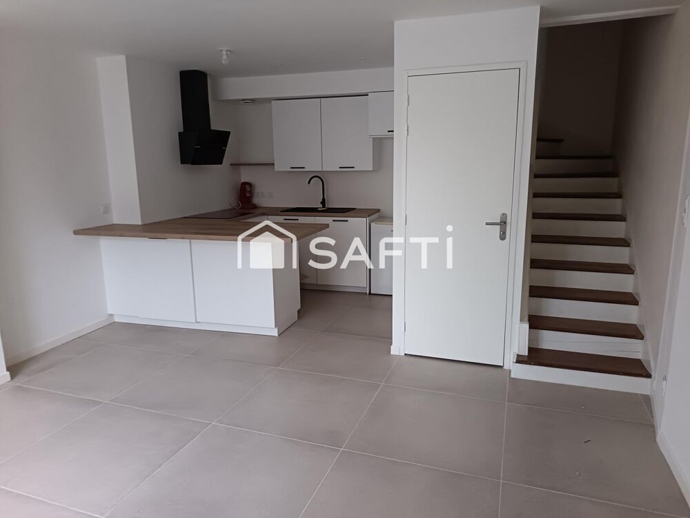 Vente Appartement Maison de ville en pierre rénovée au centre bourg Plerguer