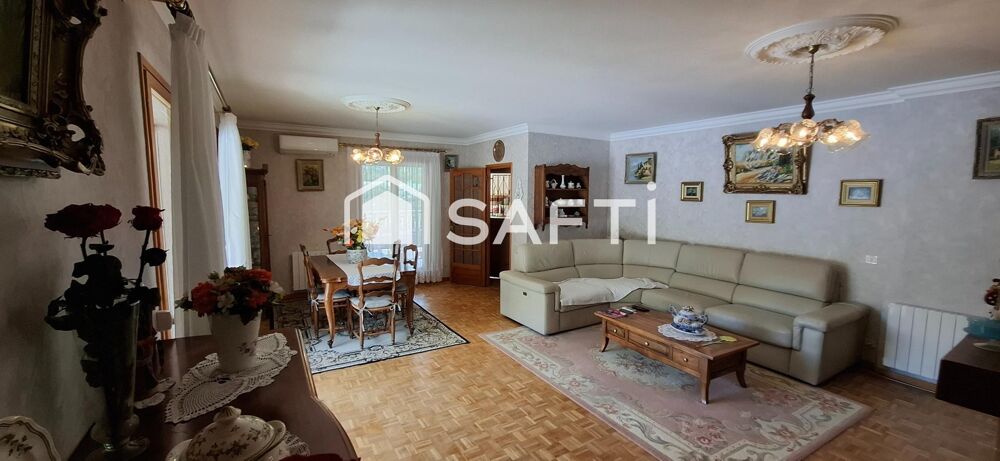 Vente Maison Villa 156 m², terrain 2 200 m², piscine et garages Rians