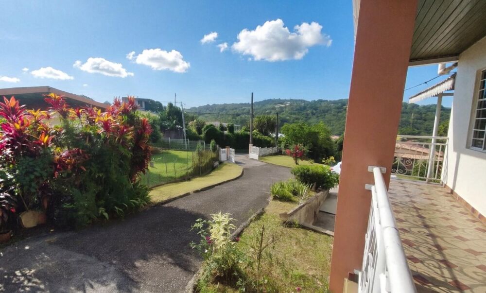 Vente Maison grande villa avec appartement locatif Saint-joseph